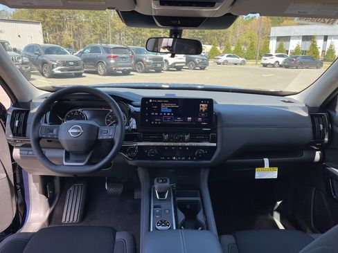 New 2026 Nissan Pathfinder SV w/ SV Premium Package AWD/4WD image 6
