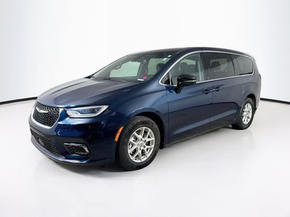 Used 2024 Chrysler Pacifica Touring