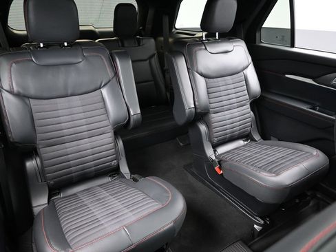 New 2026 Ford Explorer ST-Line w/ ST-Line Street Pack AWD/4WD image 31