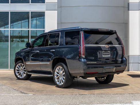 Used 2019 Cadillac Escalade Luxury AWD/4WD image 9