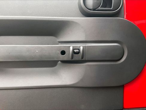 Used 2010 Jeep Wrangler Unlimited Rubicon image 12