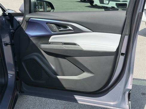 Used 2024 Chevrolet Equinox EV LT w/ LPO, All-Weather Mat Package image 34