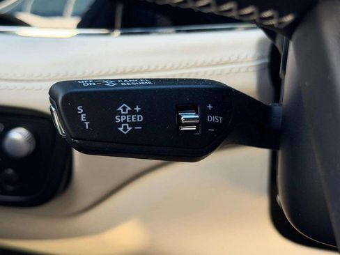 Certified 2022 Bentley Bentayga image 51