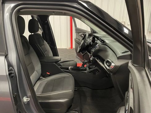 Used 2022 Chevrolet TrailBlazer LT w/ Driver Confidence Package image 44
