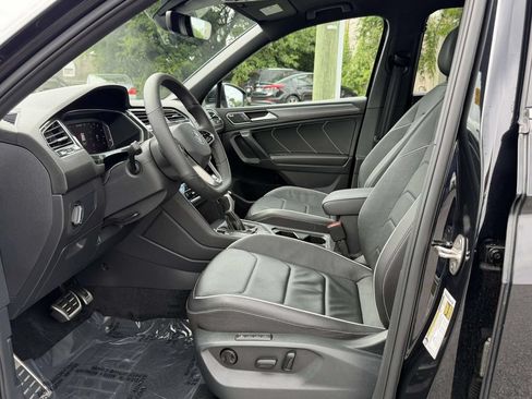 Used 2022 Volkswagen Tiguan SEL R-Line AWD/4WD image 16