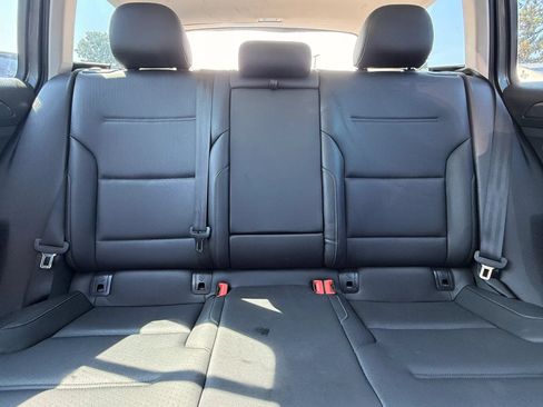 Used 2018 Volkswagen Golf SE FWD image 22