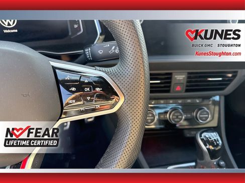 Used 2024 Volkswagen Jetta GLI 40th Anniversary Edition image 27