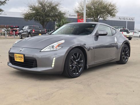 Used 2016 Nissan 370Z Coupe image 3