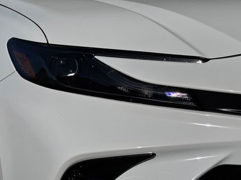 New 2026 Toyota Camry Hybrid FWD image 29