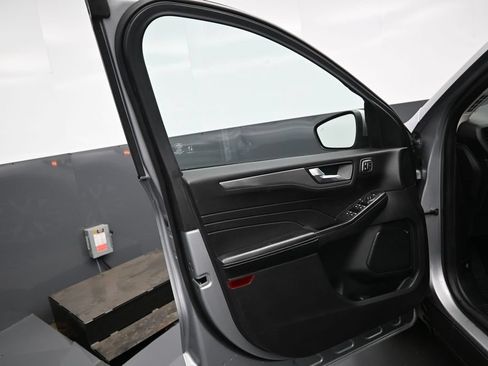 Used 2021 Ford Escape Titanium AWD/4WD image 9