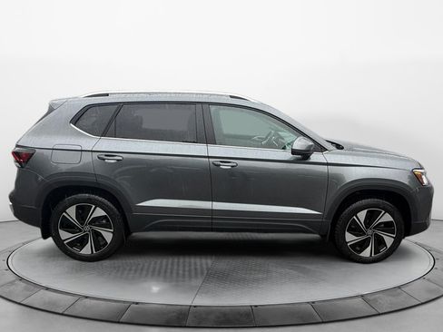 New 2026 Volkswagen Taos SE AWD/4WD image 8