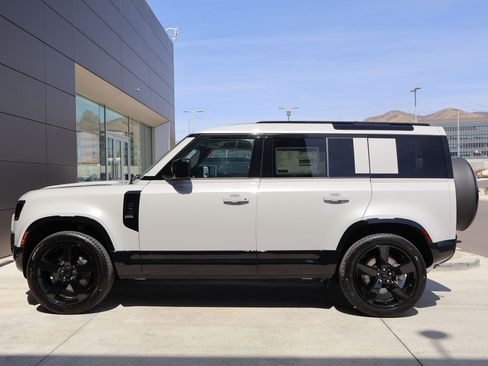 New 2026 Land Rover Defender 110 X-Dynamic SE image 9