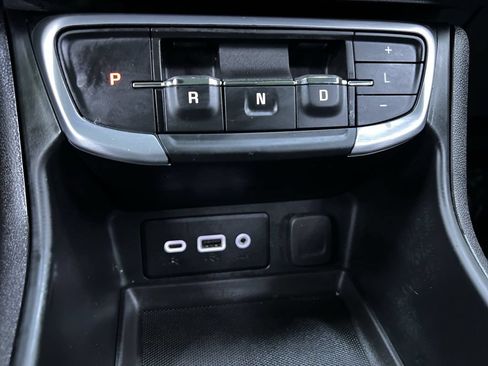 Used 2024 GMC Terrain SLE w/ Driver Convenience Package FWD image 24