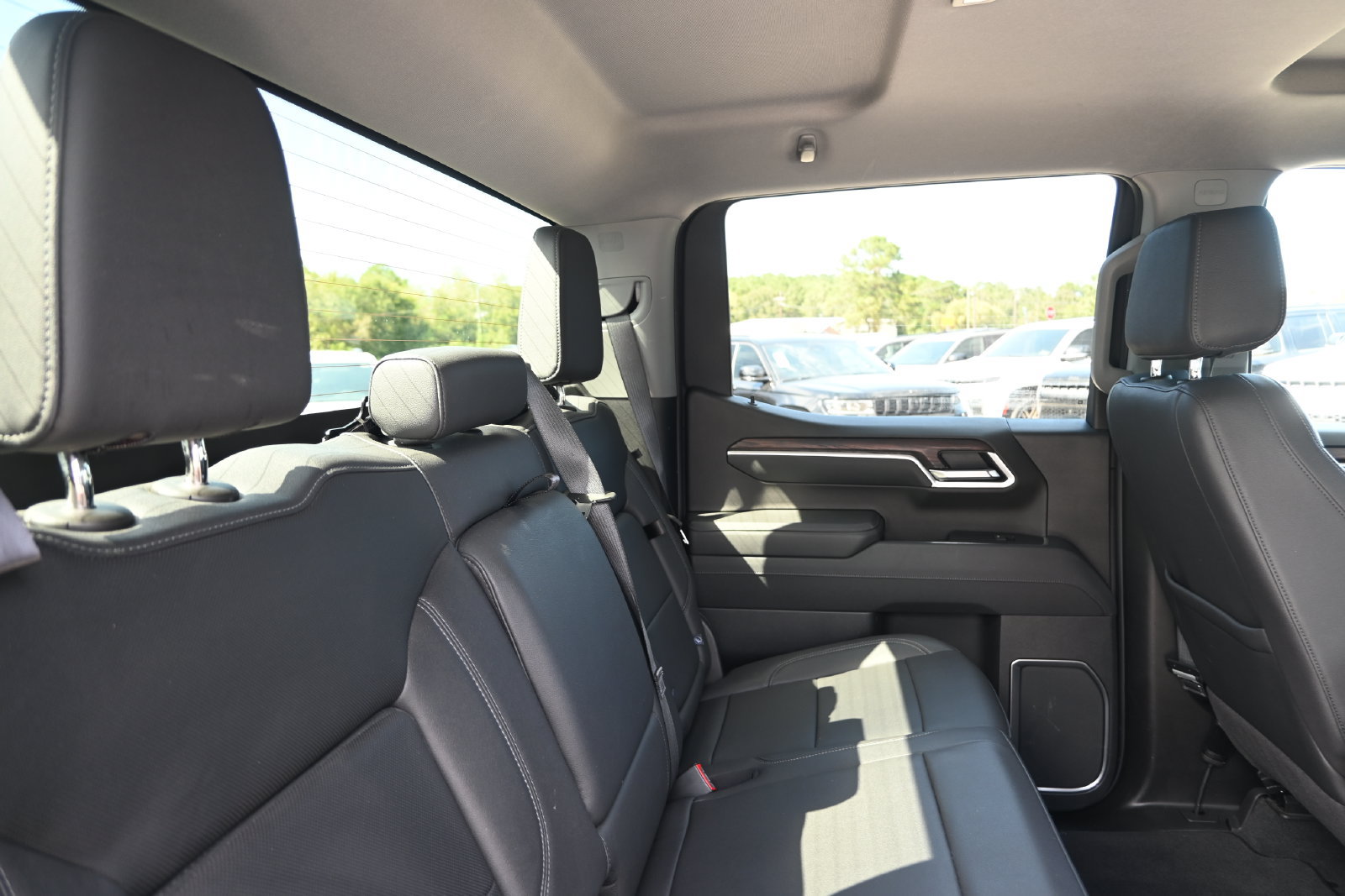 Used 2025 GMC Sierra 1500 SLT RWD image 27