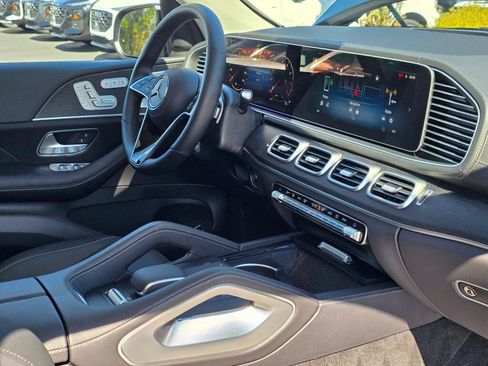 Used 2026 Mercedes-Benz GLS 450 4MATIC image 32
