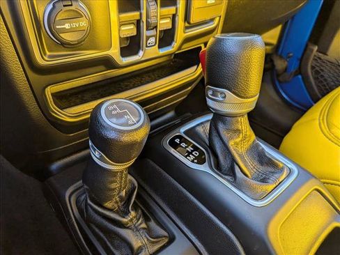 Used 2022 Jeep Gladiator Willys image 20