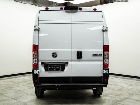 Used 2025 RAM ProMaster 2500 w/ Convenience Group FWD image 7