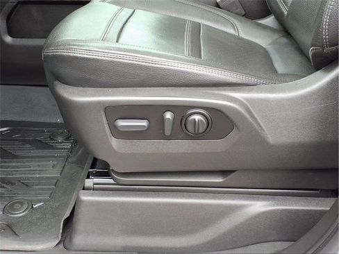 Used 2022 GMC Sierra 3500 Denali w/ Technology Package image 25