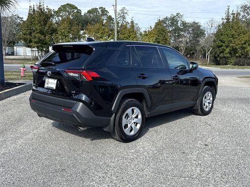 Used 2024 Toyota RAV4 LE image 7