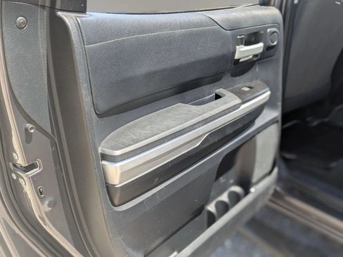 Used 2017 Toyota Tundra SR5 w/ SR5 Upgrade Package RWD image 17