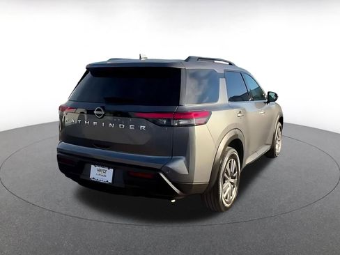 Used 2025 Nissan Pathfinder SV image 14