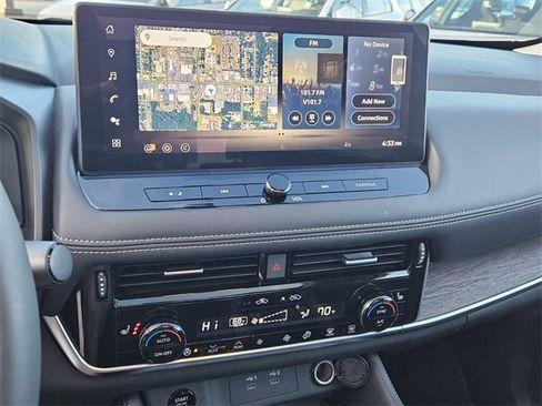 Used 2025 Nissan Rogue Platinum w/ Tech Package image 20