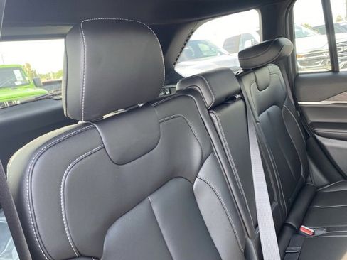 New 2025 Jeep Grand Cherokee Limited w/ Black Appearance Package image 34