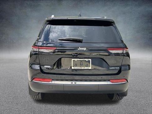 Certified 2025 Jeep Grand Cherokee Limited w/ MOPAR Finishing Package RWD image 7