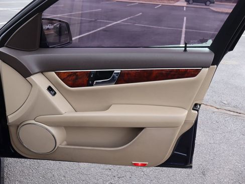 Used 2011 Mercedes-Benz C 300 4MATIC Sedan image 26