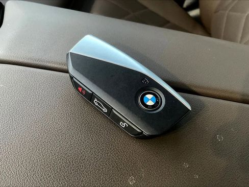 Used 2024 BMW 530i w/ Convenience Package image 14