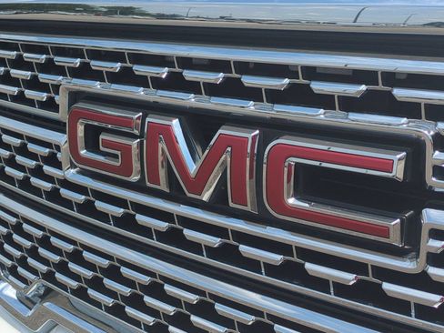 Certified 2021 GMC Sierra 1500 Denali w/ LPO, GMC Protection Package AWD/4WD image 30