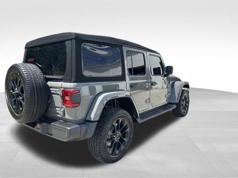Used 2023 Jeep Wrangler Unlimited Sahara w/ Cold Weather Group AWD/4WD image 7
