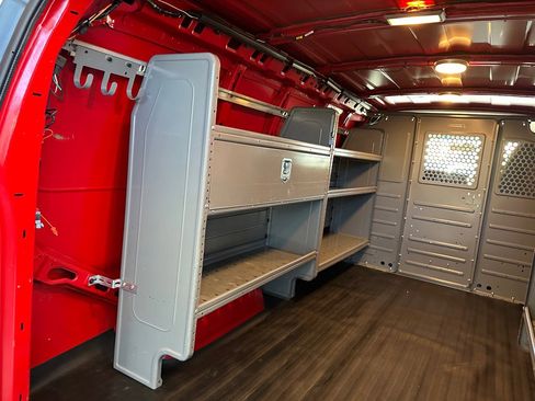 Used 2014 Chevrolet Express 1500 AWD image 13