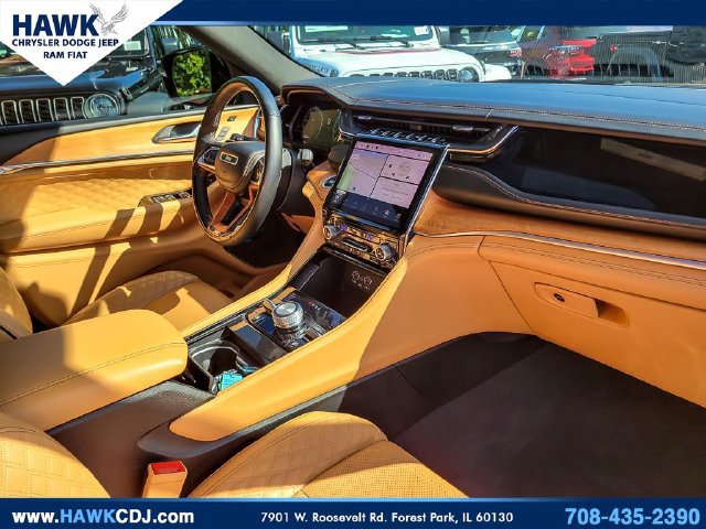 Used 2023 Jeep Grand Cherokee L Summit AWD/4WD image 32