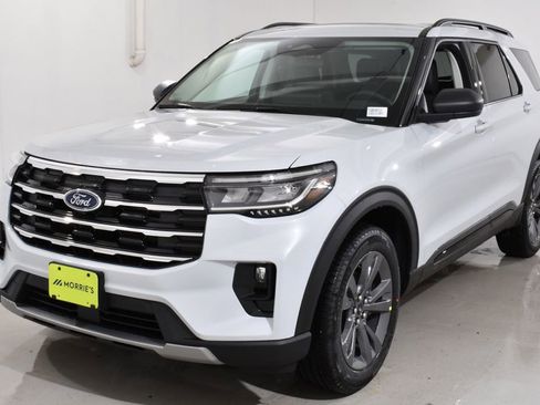 New 2026 Ford Explorer Active w/ Active Comfort Package AWD/4WD image 2
