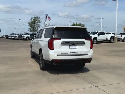 Certified 2023 GMC Yukon XL Denali Ultimate AWD/4WD image 8