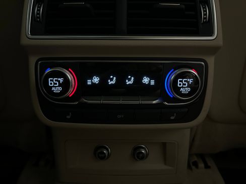 Used 2019 Audi Q7 3.0T Prestige w/ Prestige Package AWD/4WD image 33