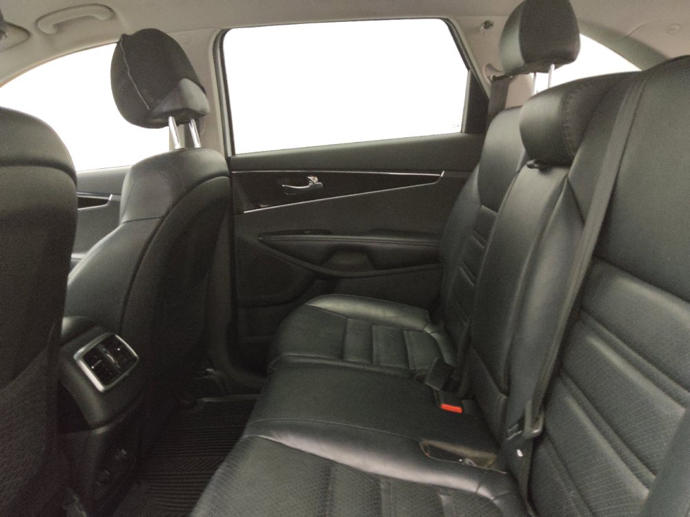 Used 2019 Kia Sorento EX FWD image 18