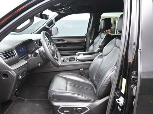 Used 2024 Jeep Wagoneer Series II AWD/4WD image 19
