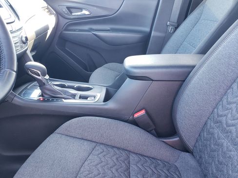 New 2022 Chevrolet Equinox LT w/ Driver Convenience Package FWD image 26