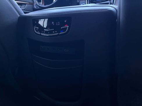 Used 2019 Cadillac Escalade ESV Premium Luxury image 32