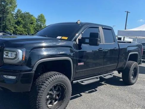 Used 2018 GMC Sierra 1500 SLT w/ All Terrain X Package AWD/4WD image 6