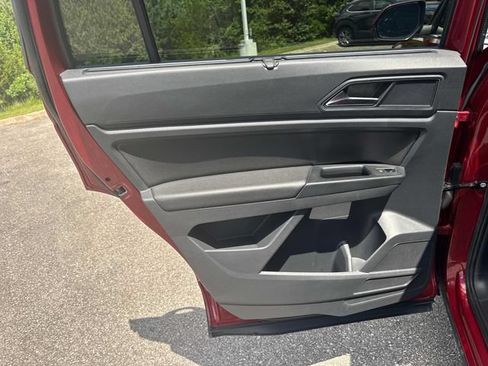 Used 2019 Volkswagen Atlas SE w/ Towing Package AWD/4WD image 16