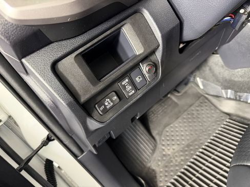 Used 2019 Toyota Tacoma Limited AWD/4WD image 30
