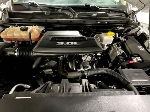 Used 2020 RAM 1500 Limited w/ Bed Utility Group image 10