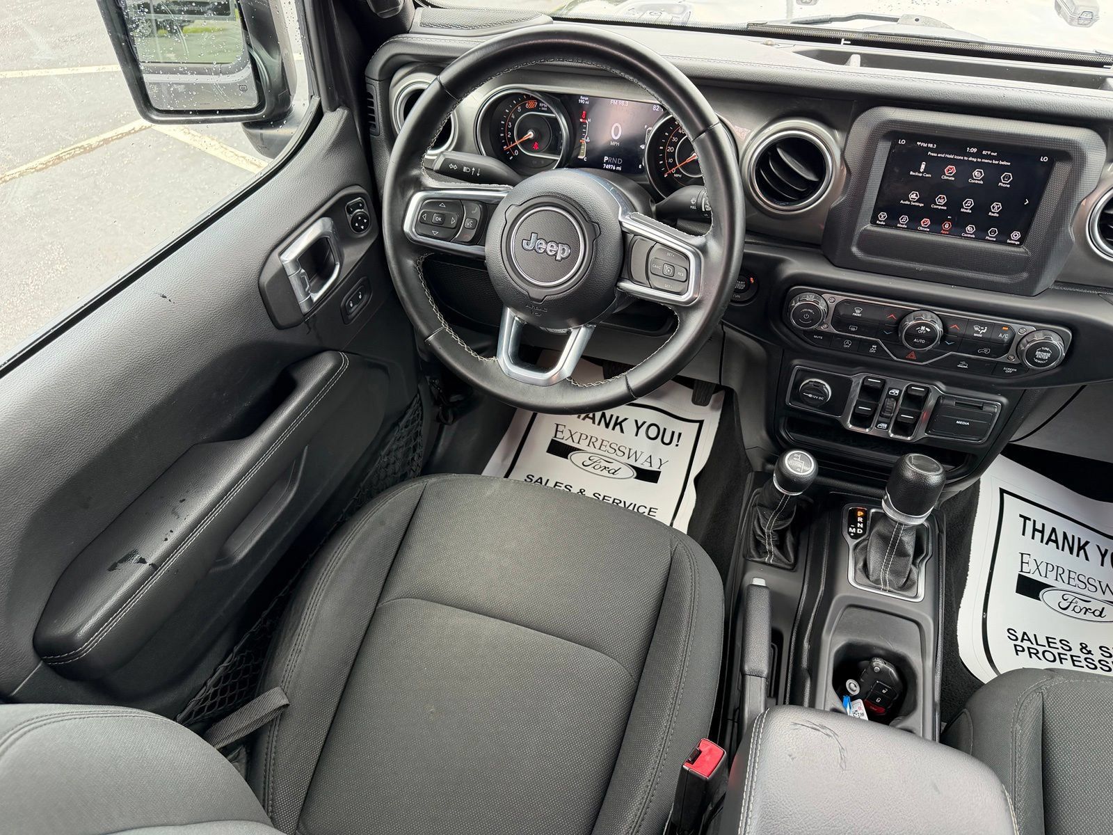 Used 2021 Jeep Wrangler Unlimited Sahara AWD/4WD image 13