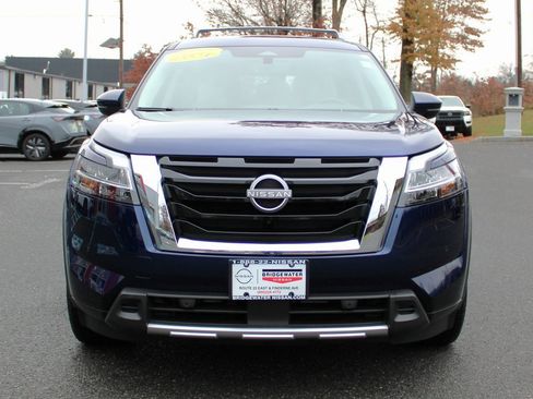 Certified 2024 Nissan Pathfinder SL image 2