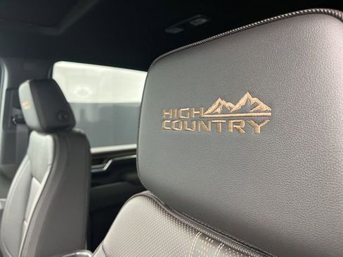 New 2026 Chevrolet Silverado 2500 High Country w/ High Country Premium Package AWD/4WD image 15