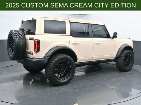 New 2025 Ford Bronco Badlands image 8