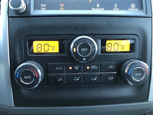 Used 2021 Nissan Frontier SV image 18